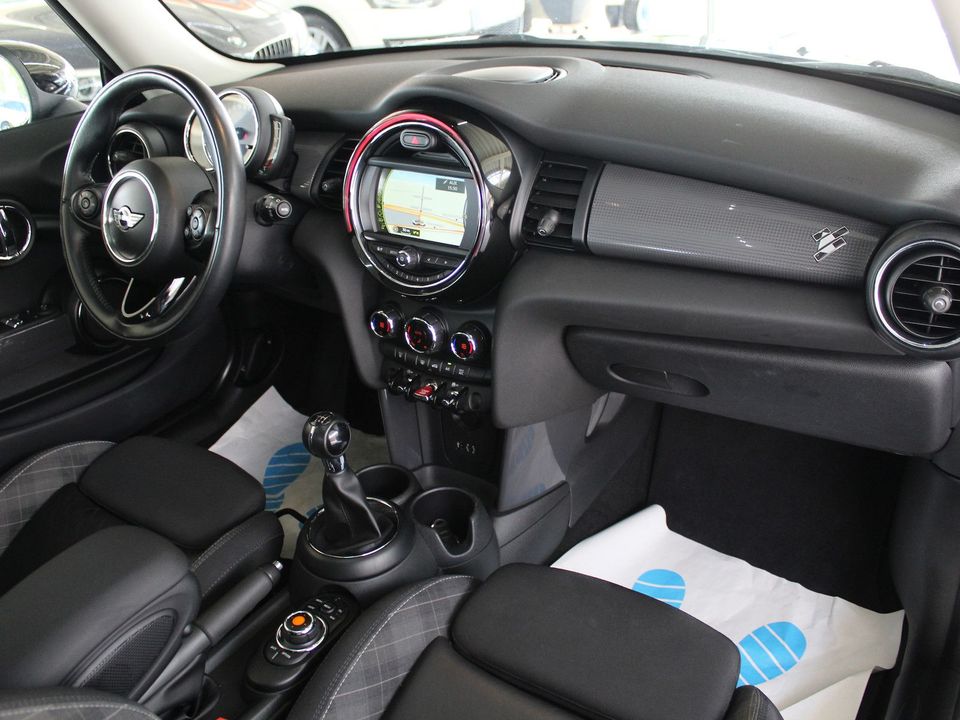 MINI Cooper Leder Navi Panorama LED PDC GRA in Braunschweig