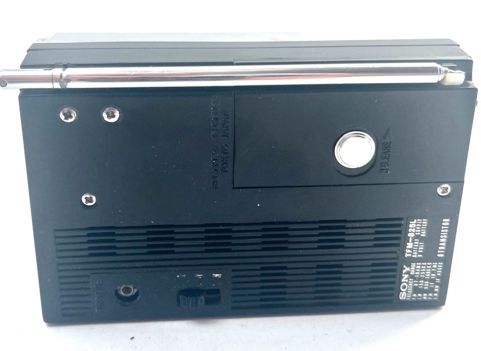 Sony Batterie Radio TFM 825 L Vintage 60er 70er Jahre in Schwarme