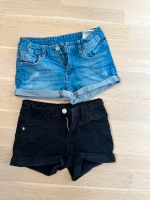 2 Jeans Shorts in Blau und Schwarz 134 Kr. München - Riemerling Vorschau