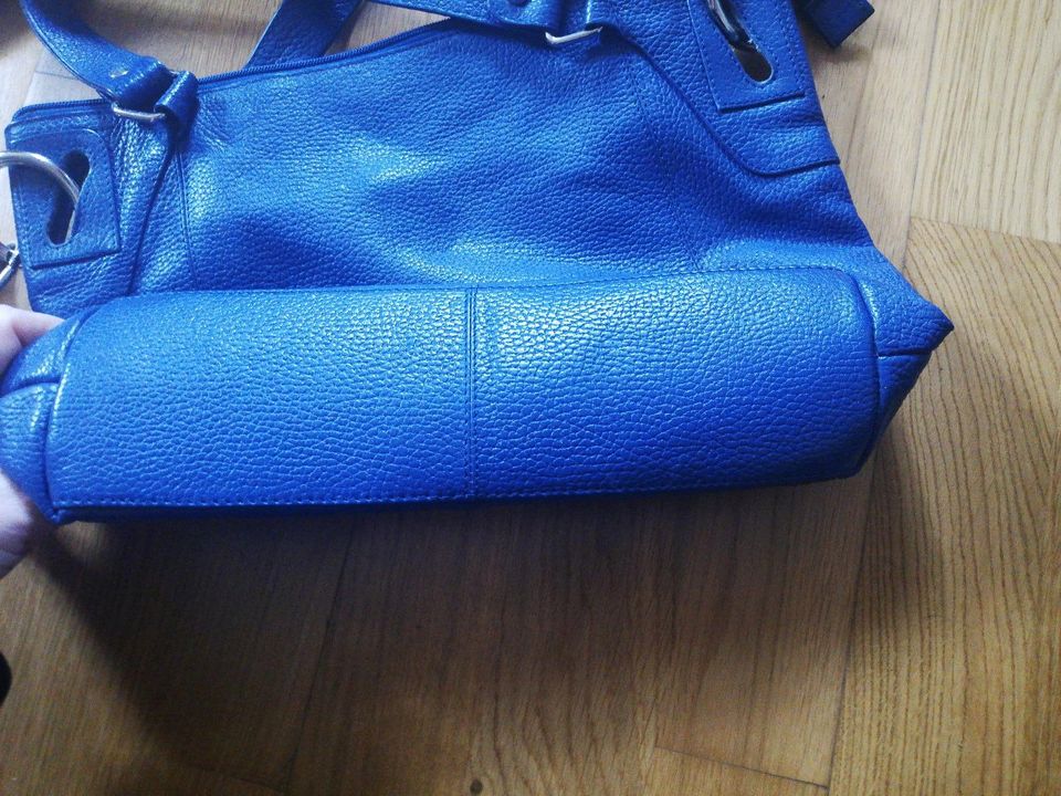 Ledertasche Damen blau Handtasche azur knallblau in Homberg (Efze)
