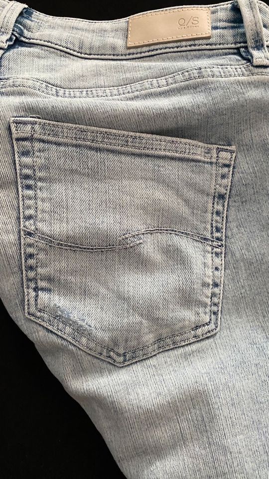 Neu- Jeans s Oliver - bleached mit Reißverschlüssen am Knöchel in Neckarsteinach