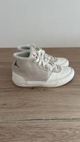 Nike Jordan Mid Series Gr. 35.5 Kinder Schuhe Sachsen - Chemnitz Vorschau