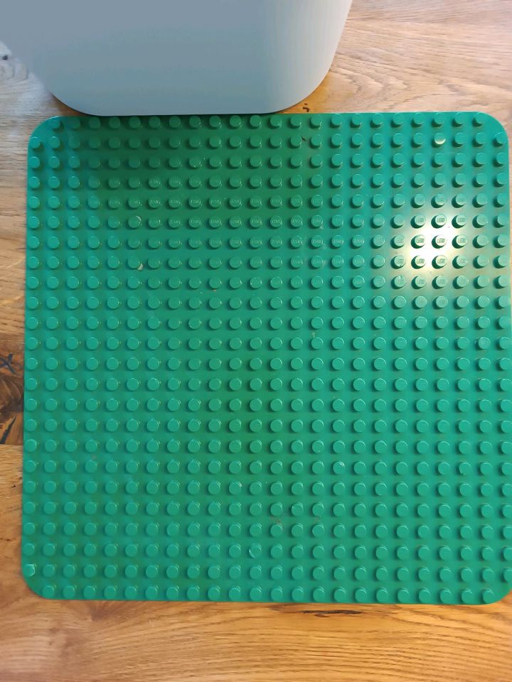 Kiste Lego Duplo+Bauplatte in Neuss