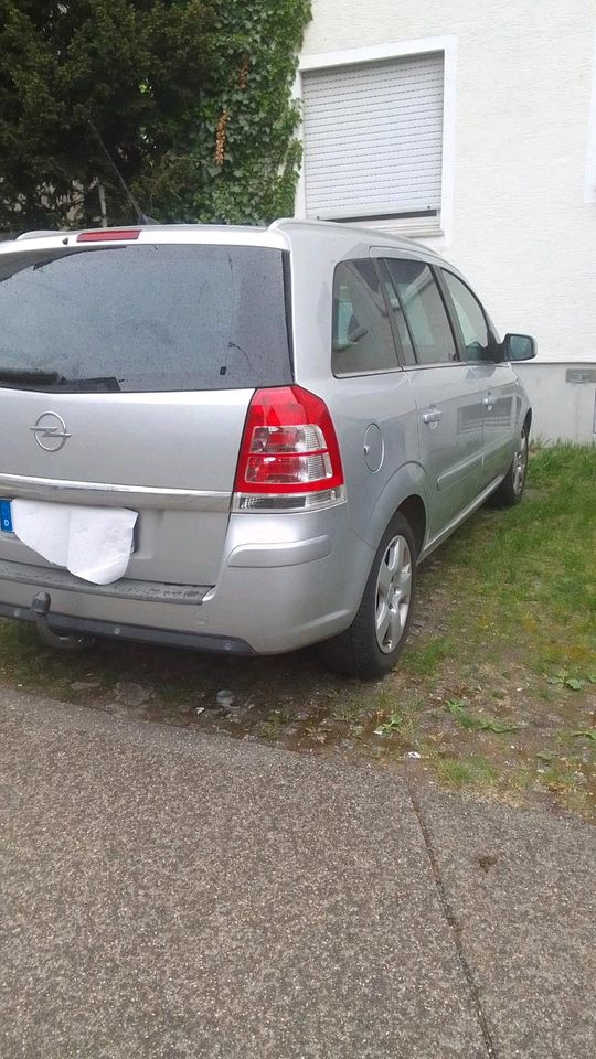 Opel Zafira b Stuttgart in Stuttgart