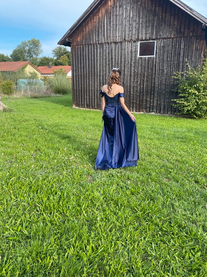 Abendkleid in S in Oberriexingen