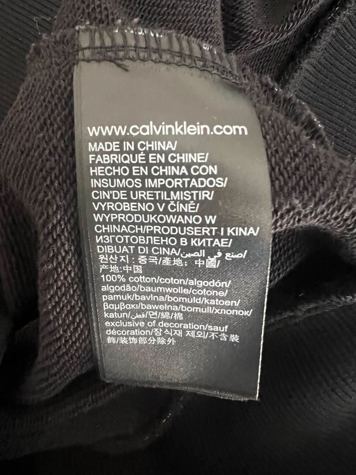 Calvin Klein Bluse ,Zara , Boss in Stuttgart