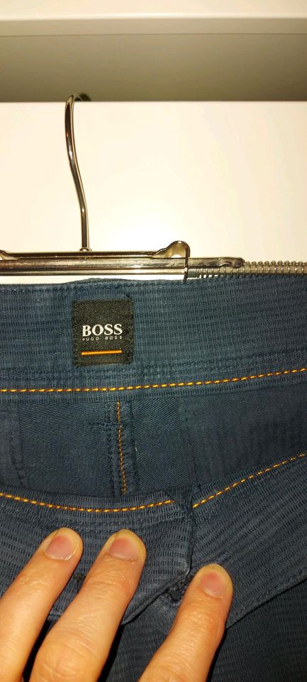 Hugo BOSS Hose Herren 35/34 in Mittweida