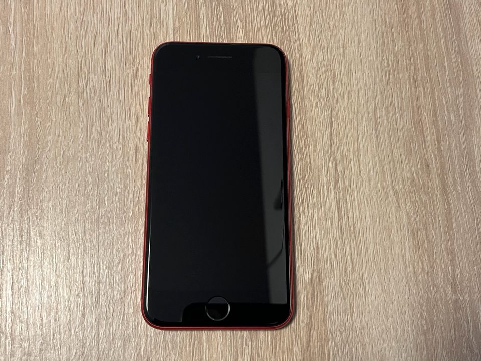 Apple iPhone 8 Rot 64 GB Top Zustand 98% Akku Kapazität mit Hülle in Papenburg