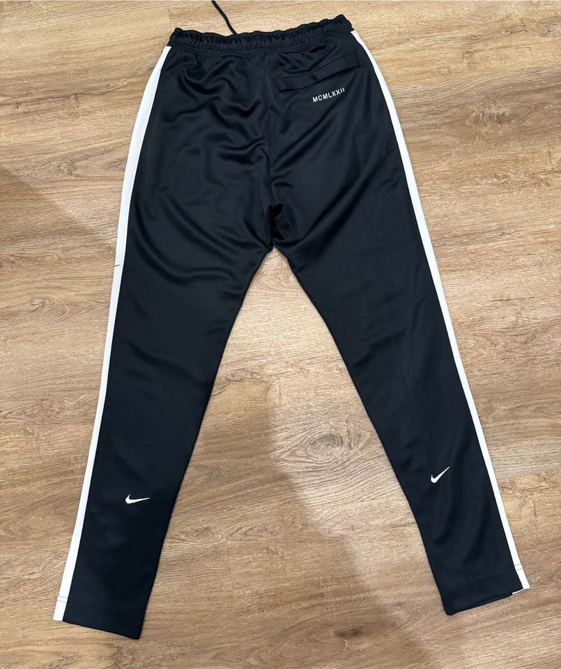 Nike Swoosh Trainingshose Herren Schwarz in Monheim am Rhein