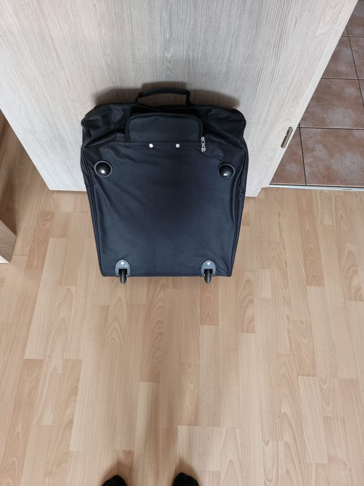 Reisetasche auf Rollen in Oyten