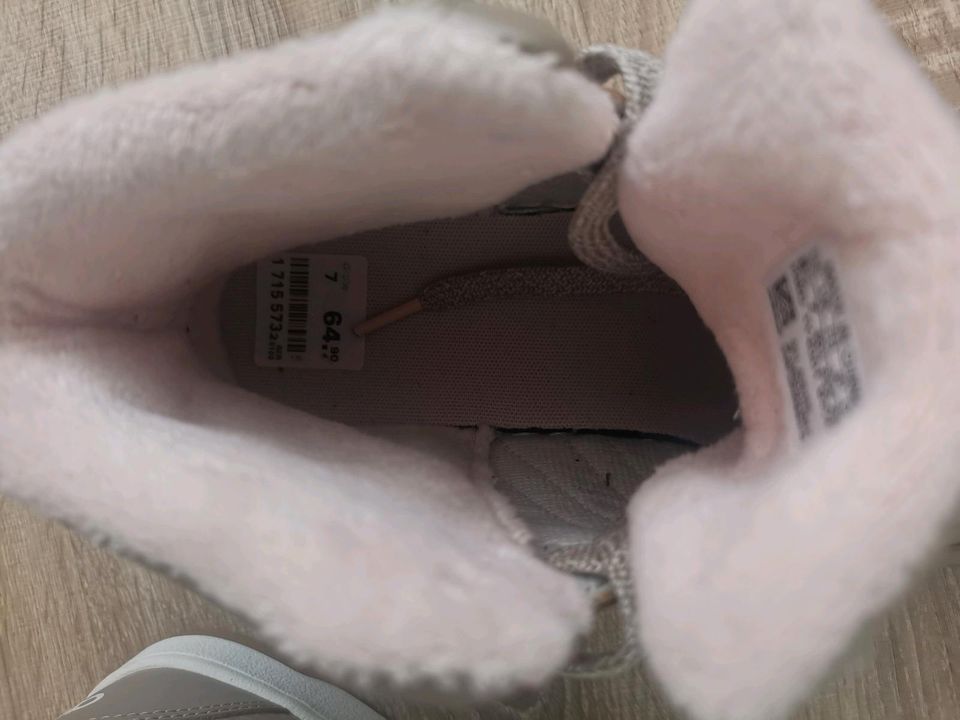 Adidas Schuhe in Colditz