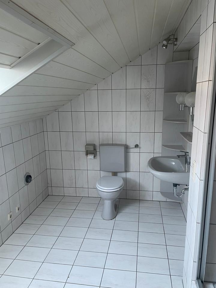 Helle 4-Zi. DG-WHG in Painten (95qm) – vermietet & provisionsfrei in Kelheim