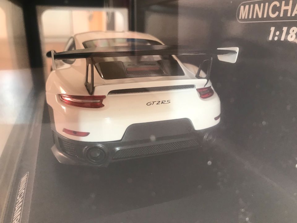 MINICHAMPS Porsche 911 GT2RS 991.2 white weiß 2018 1:18 155068310 in Ochtendung