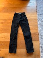 Bershka Jeans schwarz, Gr. 34, straight, high waist Hessen - Maintal Vorschau