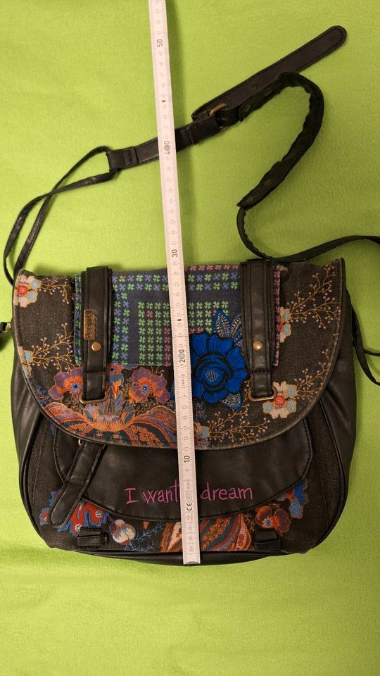 Desigual Handtasche, "I want a dream", schwarz mit Blumenmuster in Groß-Umstadt