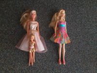 2 Barbies mit Kleidung Niedersachsen - Oldenburg Vorschau