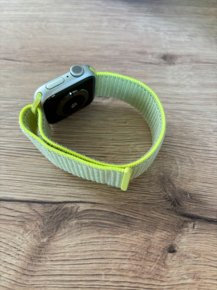 Stoffarmband geeignet für Apple Watch in Berlin