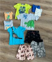 10 Teile Kleiderpaket Gr. 104 T-Shirts Shorts Jungen H&M Nordrhein-Westfalen - Herford Vorschau
