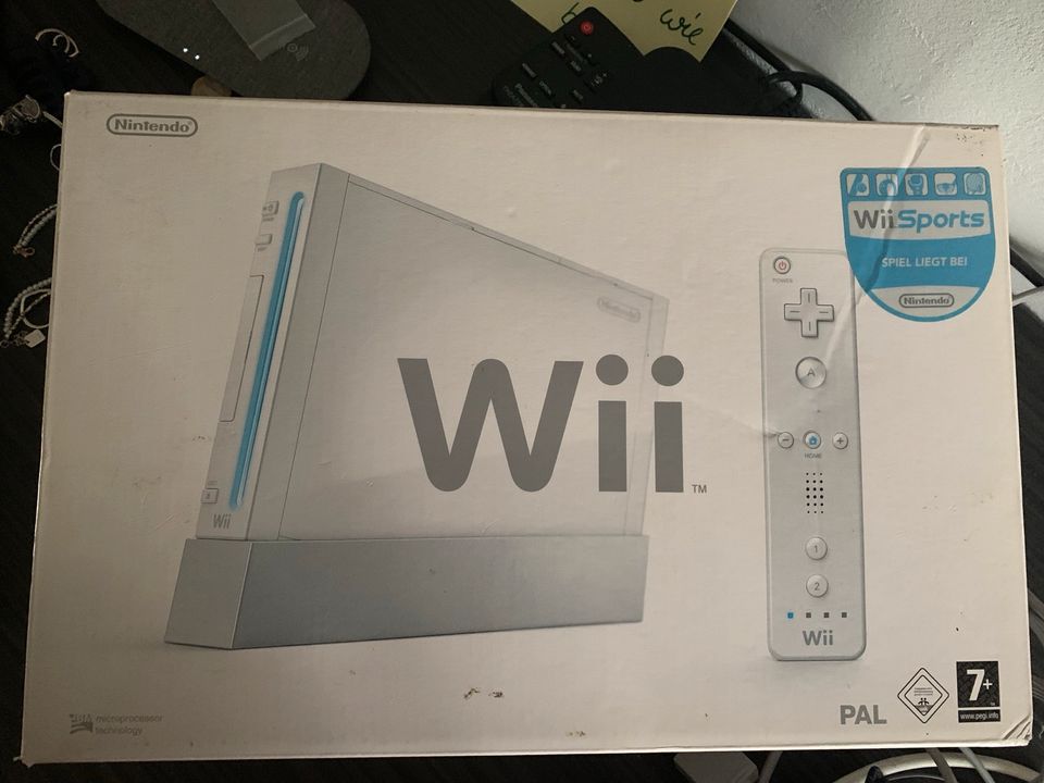 Wii Konsole im Original karton und Zubehör in Schwarzenbek