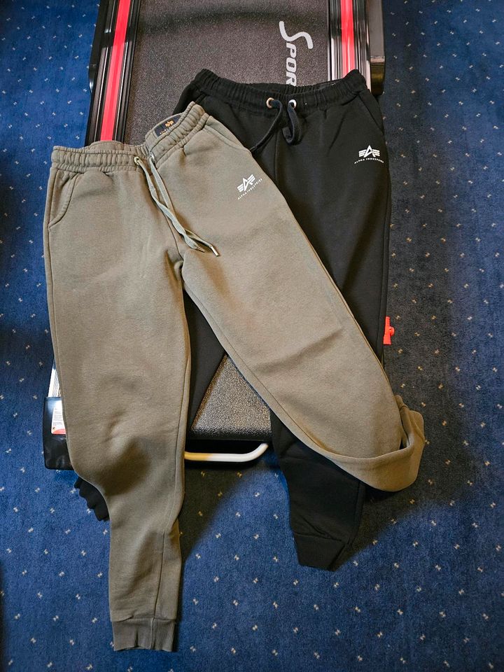 Alpha industries Jogginghosen in Barntrup