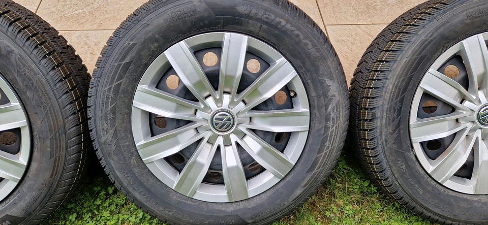 Neue Reifen auf Winterkompletträder VW Tiguan 215/65 R17 99H in Kehl