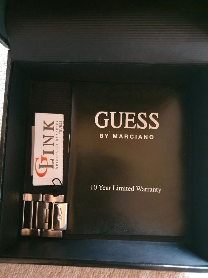 Uhr von Guess in Nördlingen