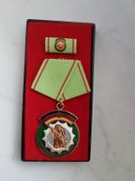 DDR Medaille - Für Dienst am Volke.  Sehr gut *** Mecklenburg-Vorpommern - Neubrandenburg Vorschau