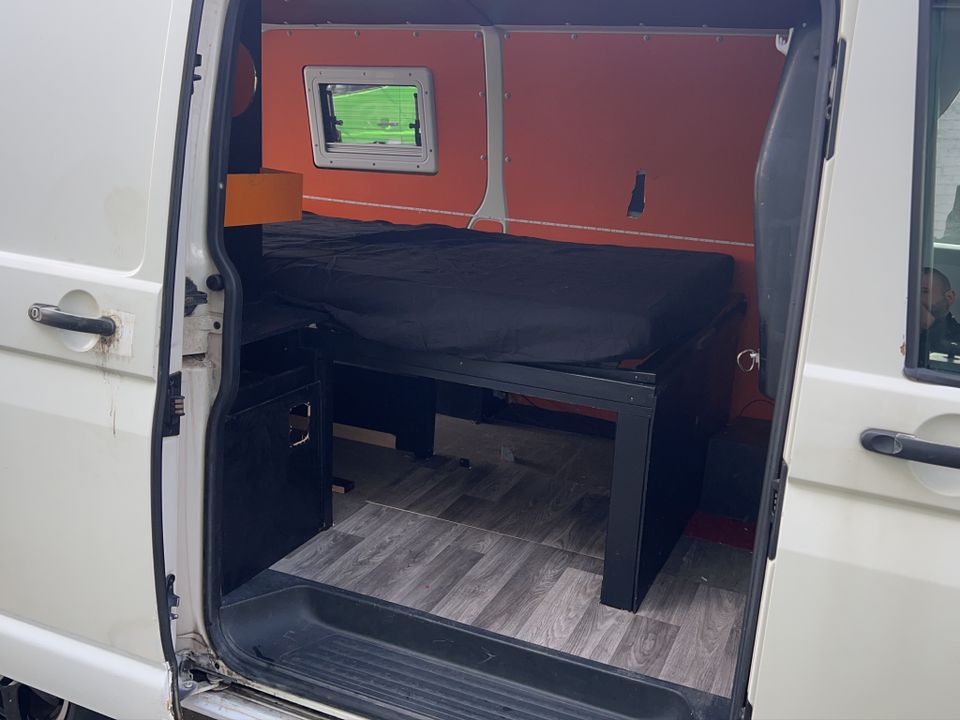 VW T5 2.5 TDI,Camperumbau,Bett,Schränke,SH,Klima,Alufelgen,RFK in Delmenhorst