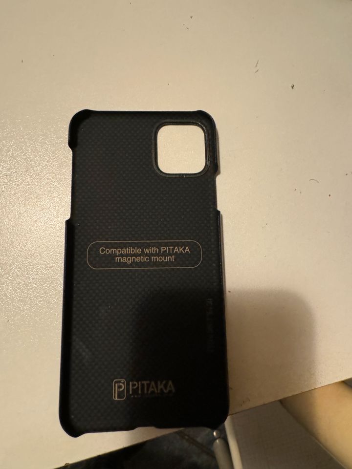 Pitaka MagEZ Mount Autohalterung und Case für iPhone 11 Pro Max in Frankfurt am Main