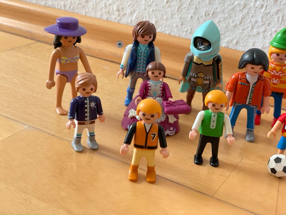 12 Playmobil Figuren Kind Baby wiege Mann Frau in Hannover