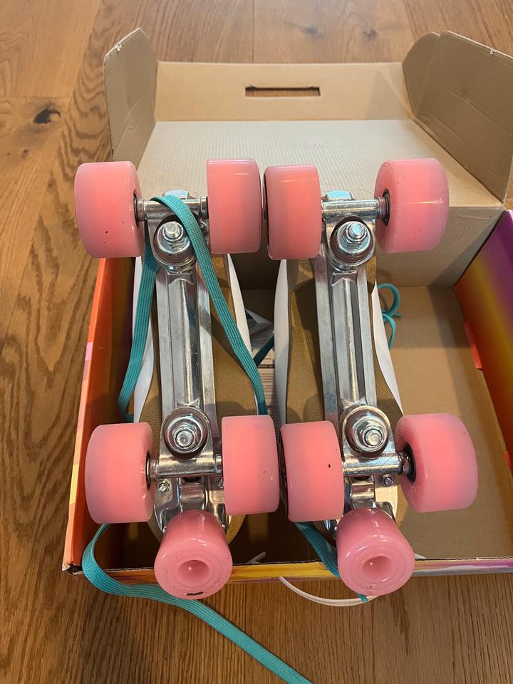 neuwertig Impala Rollschuhe Rollerskates Größe 40 / 7 weiß in Hamburg