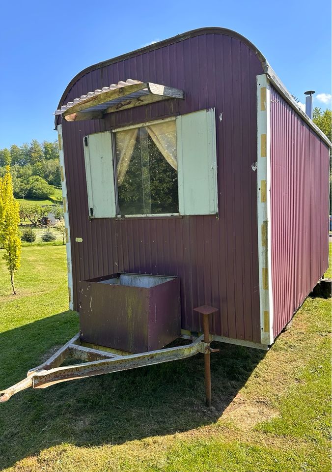 Bauwagen mit Ofen und Strom, Stahl Unterbau, Gartenhütte in Bad Driburg