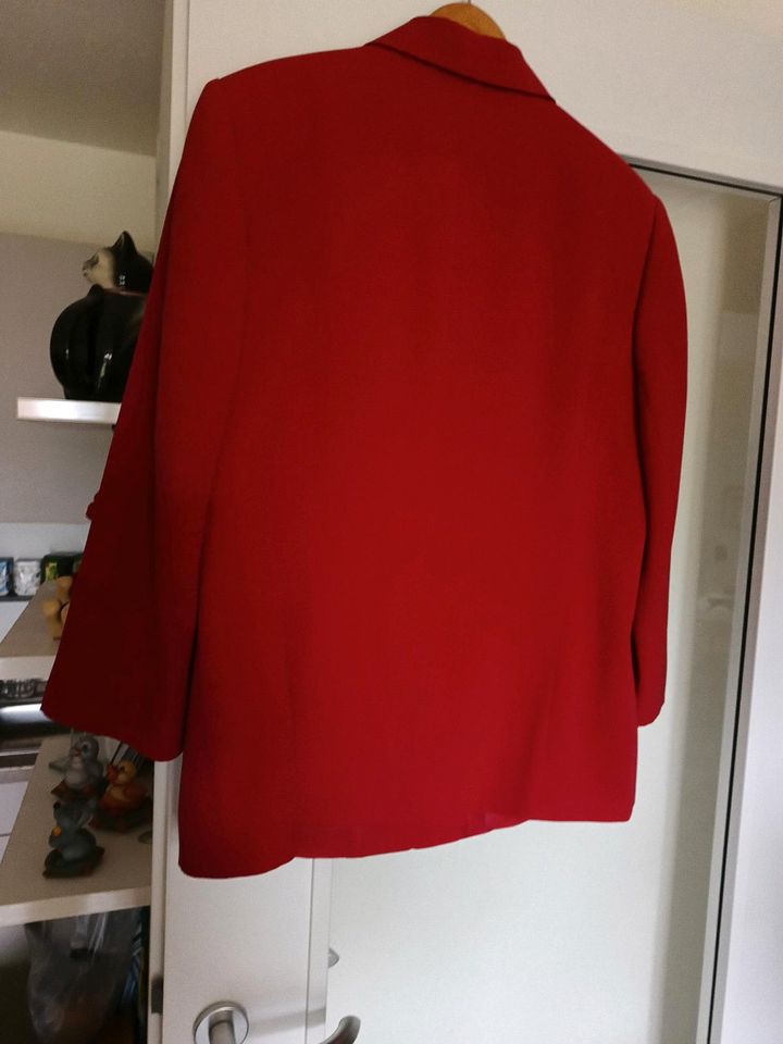 Damenjacke/Blazer rot, Gr. 44 u. passende Bluse Gr. 44 in Kölln-Reisiek