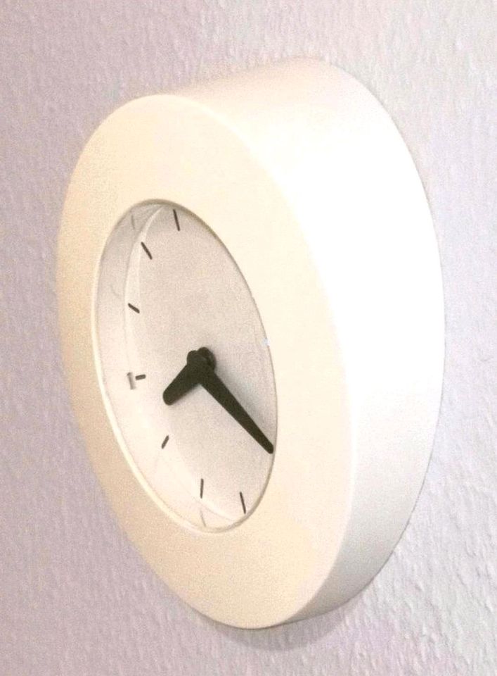 Wanduhr von Ikea in Sittensen