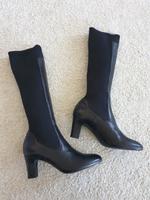 NEU Unisa echt Leder Damenstiefel mit Gummieinsatz Gr. 37 Baden-Württemberg - Möckmühl Vorschau