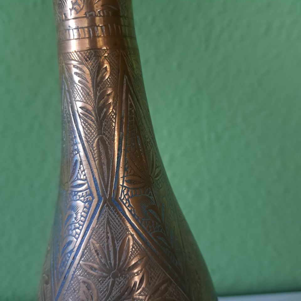 Messingvase 35,2 cm, unt.+ ob. Durchmesser 7 cm, Made in India in Salzwedel