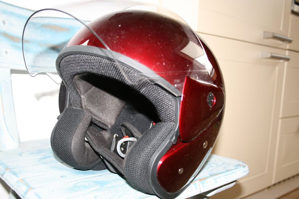 Motorradhelm in Zornheim