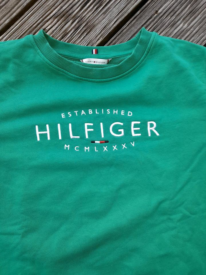 Sweatshirt von Tommy Hilfiger Gr.  M,  neuwertig in Geislingen an der Steige