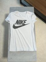 Nike Shirt weiß Größe S Hessen - Gersfeld Vorschau