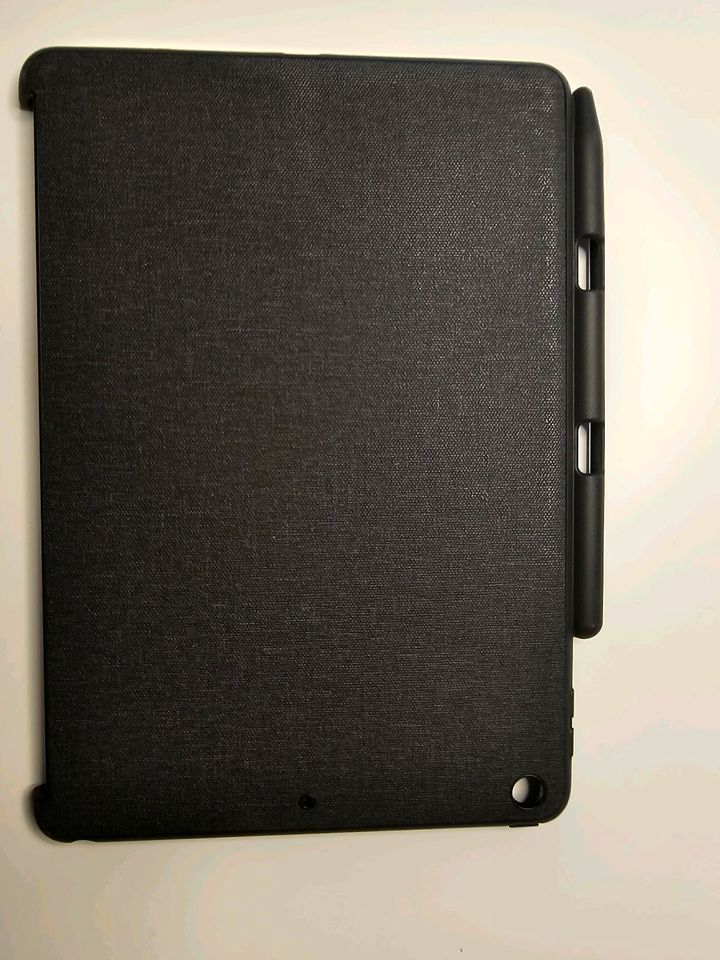 Back Cover für das iPad, Gen.8, mit Stiftfach in Gevelsberg