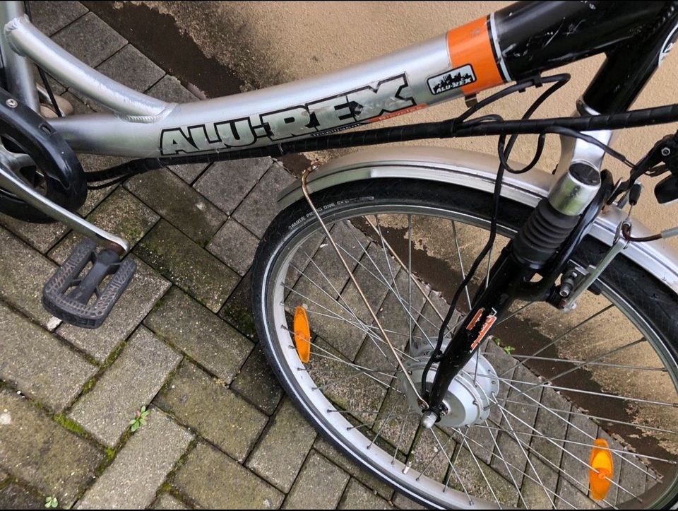 ALU-REX 28“ Elektrofahrrad 24V Akku + Ladegerät in Düsseldorf