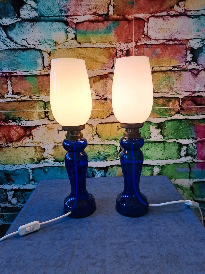 Tischlampen Fuß blau, Schirm weiß, Petrol-Design in Nürnberg (Mittelfr)