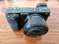 SONY Alpha 6100 (ILCE-6100L) Systemkamera mit Objektiv 16-50 Kr. München - Ottobrunn Vorschau