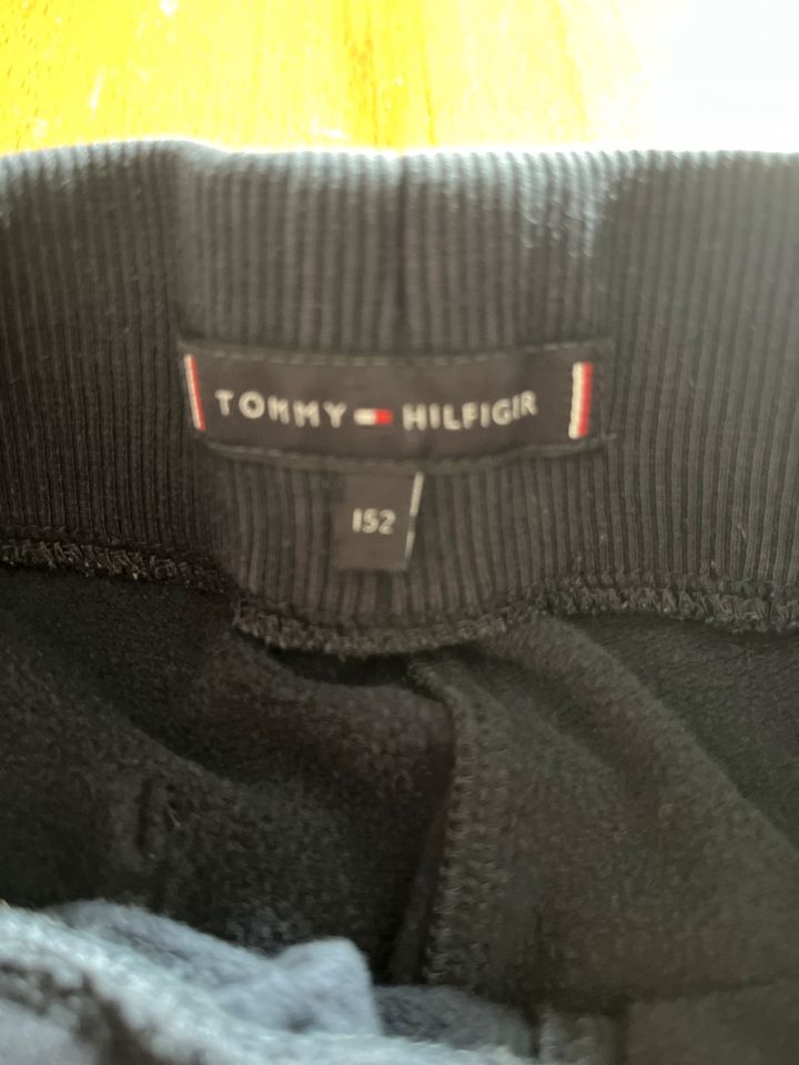 Tommy Hilfiger Jogginghose, Gr. 152 in Waldrach