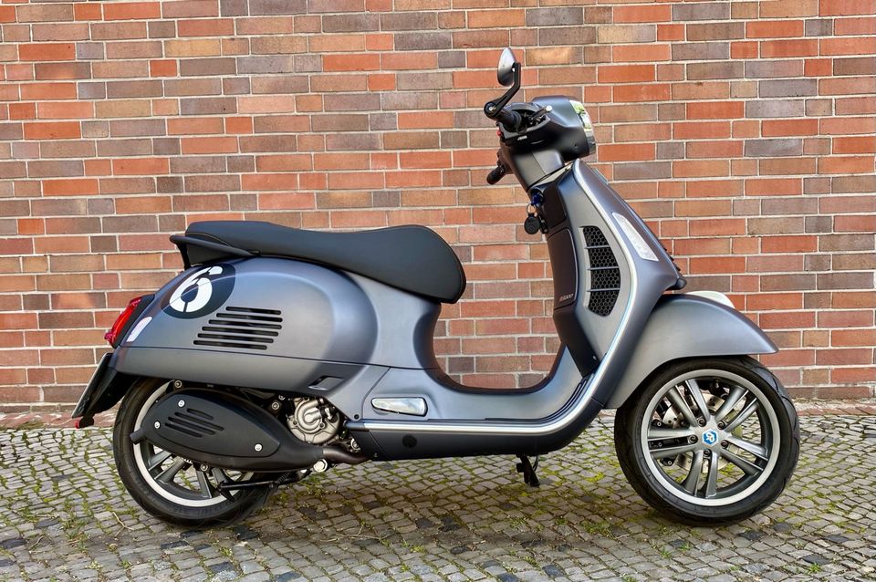 Unikat: Vespa GTS 300 hpe Supersport in Berlin