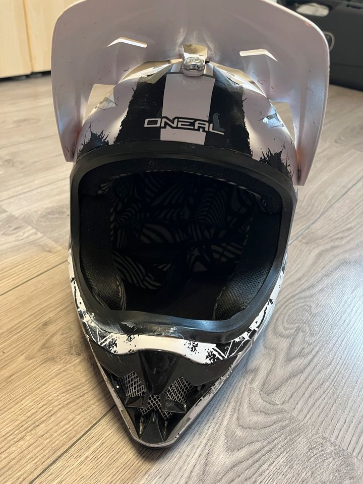 Oneal Motocross Helm in Schwarzheide