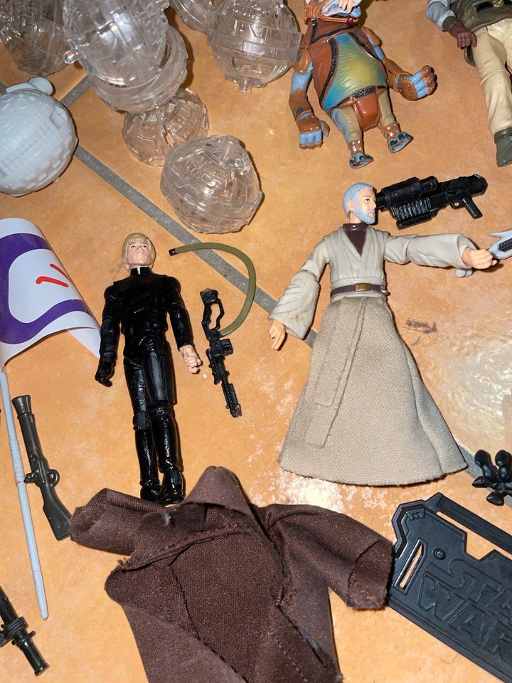 Star Wars Figuren Sammlung in Kissing