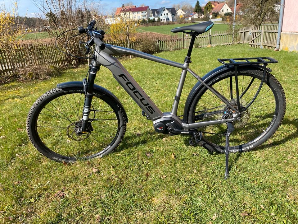 FOCUS JARIFA² 6.8 Plus E-Bike 500 WH Bosch Performance CX, XL in Ebermannstadt