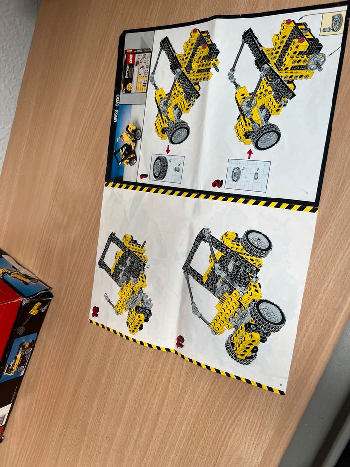 Verkaufe LEGO Technic Karton und Anleitung 8852 in Kassel