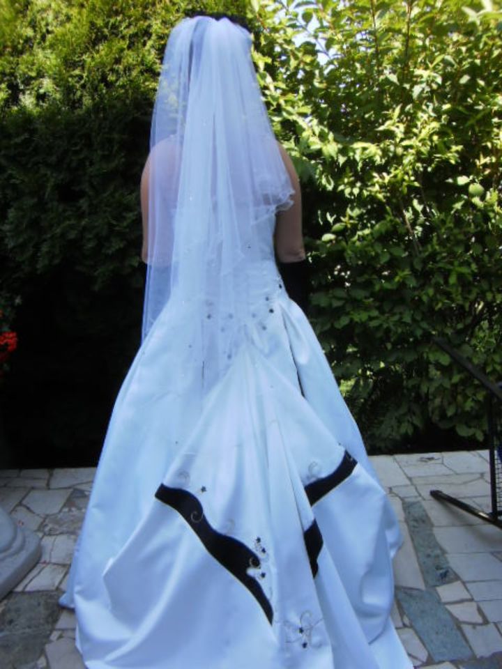 Brautkleid mit Schnürung M/S in Kirchardt